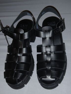 Steve Madden Strappy Sandals - Black - Size 8.5